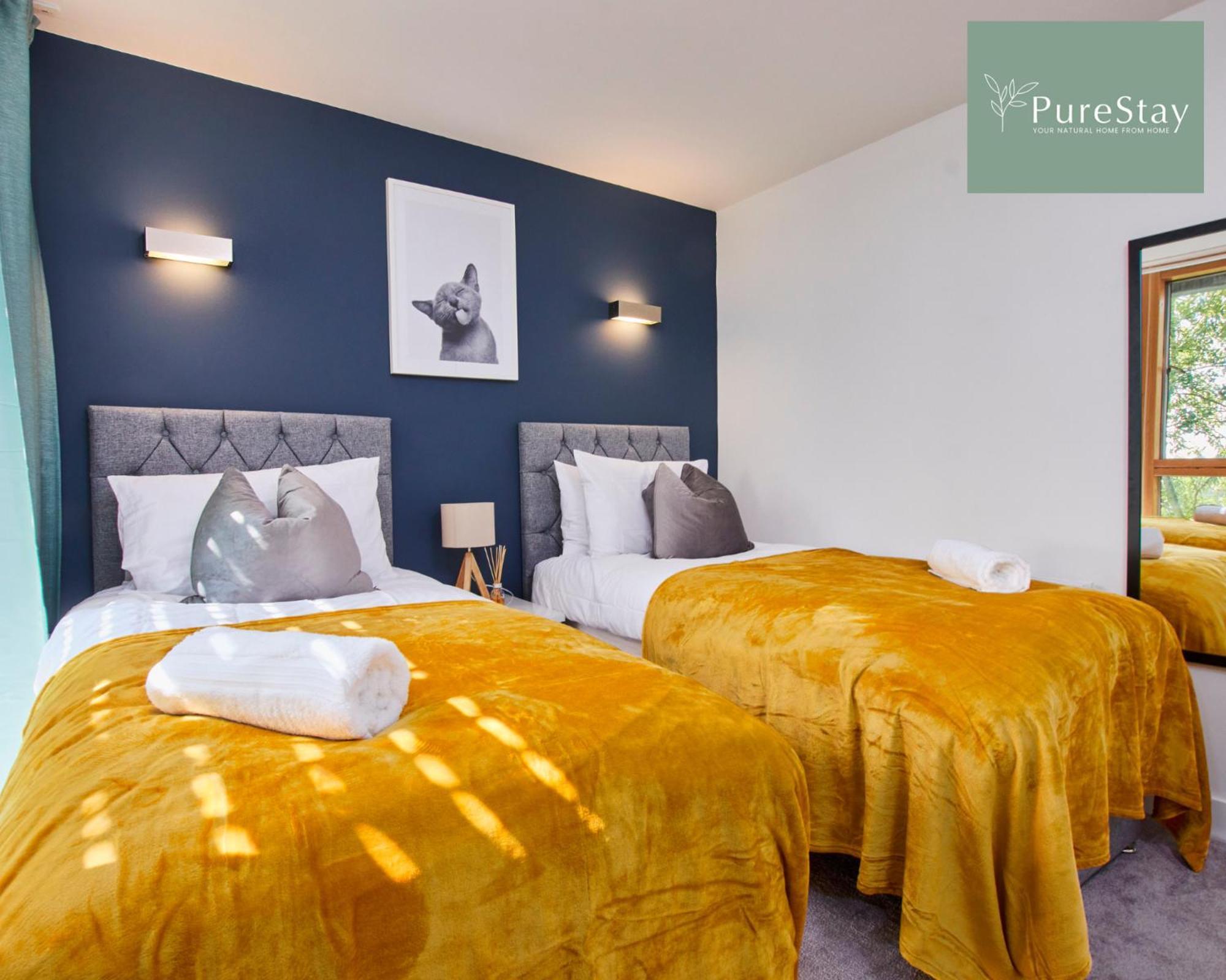 Beautiful Four Bed House By Purestay Short Lets & Serviced Accommodation Coventry With Parking Exterior foto