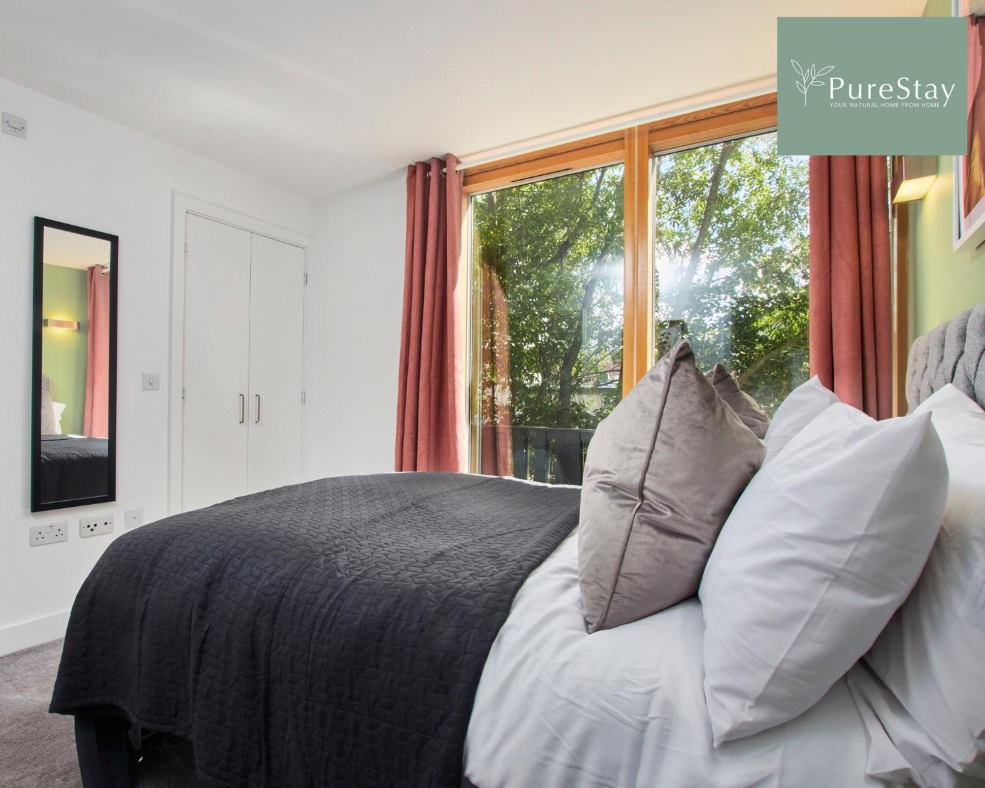 Beautiful Four Bed House By Purestay Short Lets & Serviced Accommodation Coventry With Parking Exterior foto