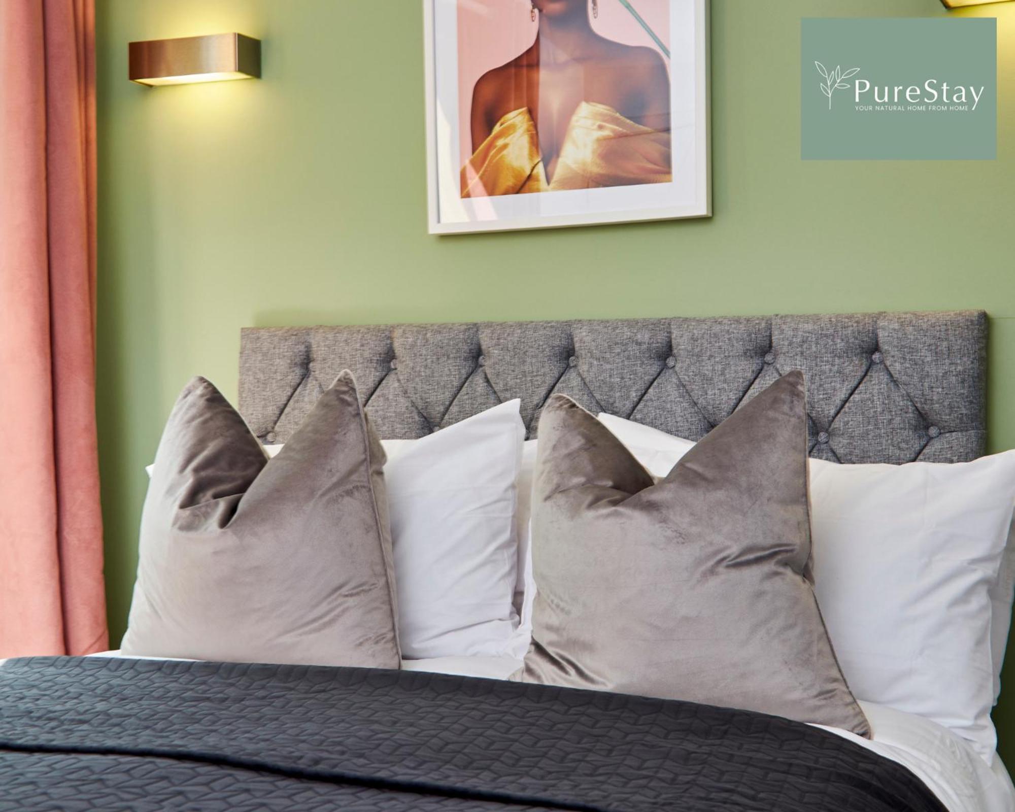Beautiful Four Bed House By Purestay Short Lets & Serviced Accommodation Coventry With Parking Exterior foto