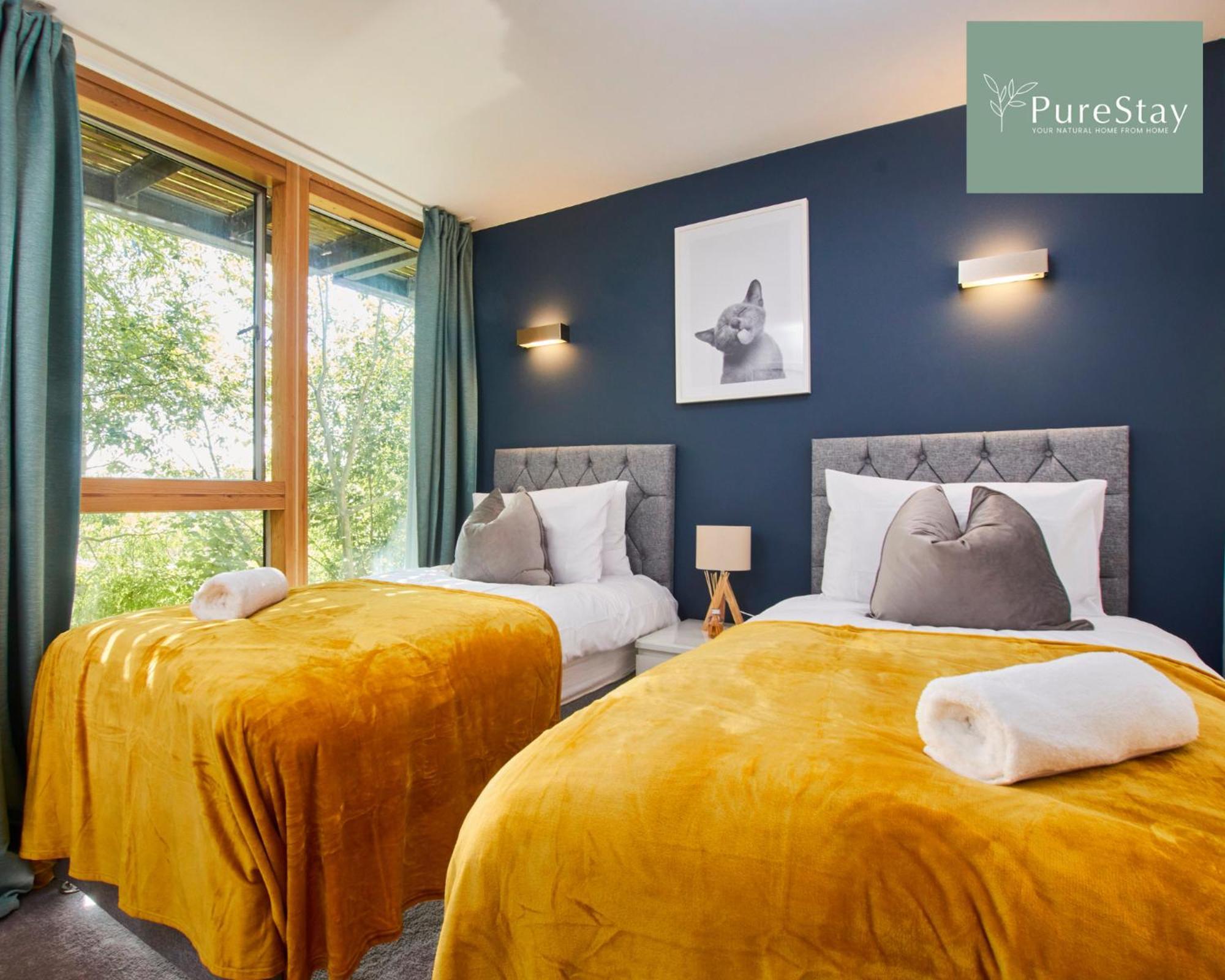 Beautiful Four Bed House By Purestay Short Lets & Serviced Accommodation Coventry With Parking Exterior foto