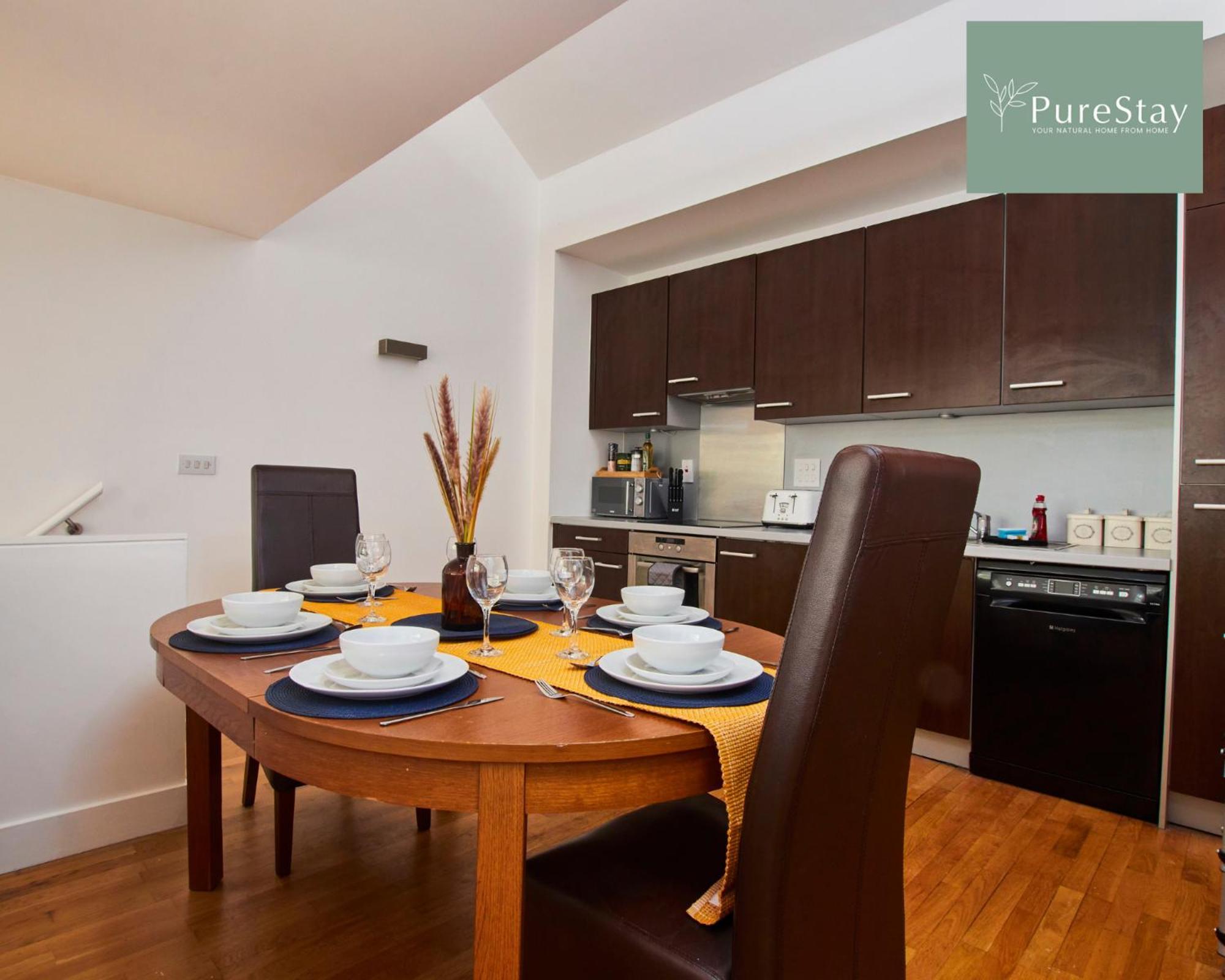 Beautiful Four Bed House By Purestay Short Lets & Serviced Accommodation Coventry With Parking Exterior foto
