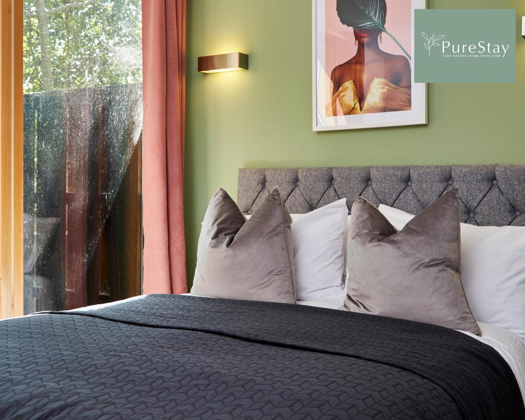 Beautiful Four Bed House By Purestay Short Lets & Serviced Accommodation Coventry With Parking Exterior foto