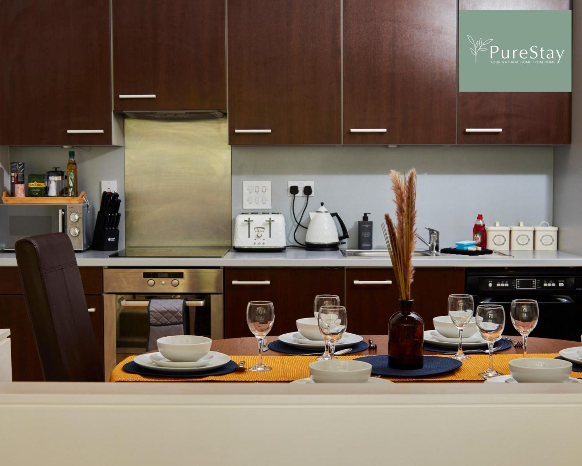 Beautiful Four Bed House By Purestay Short Lets & Serviced Accommodation Coventry With Parking Exterior foto