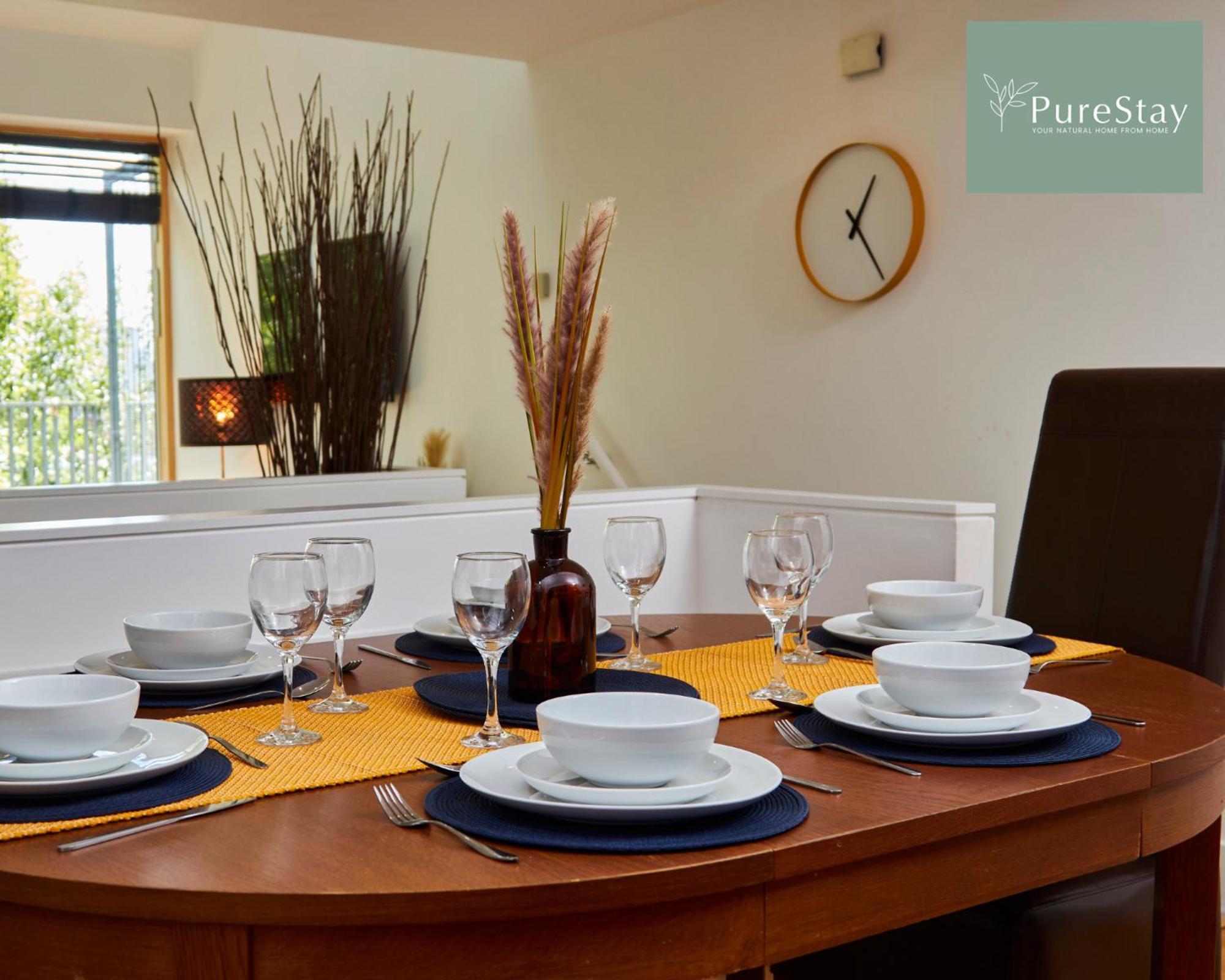 Beautiful Four Bed House By Purestay Short Lets & Serviced Accommodation Coventry With Parking Exterior foto