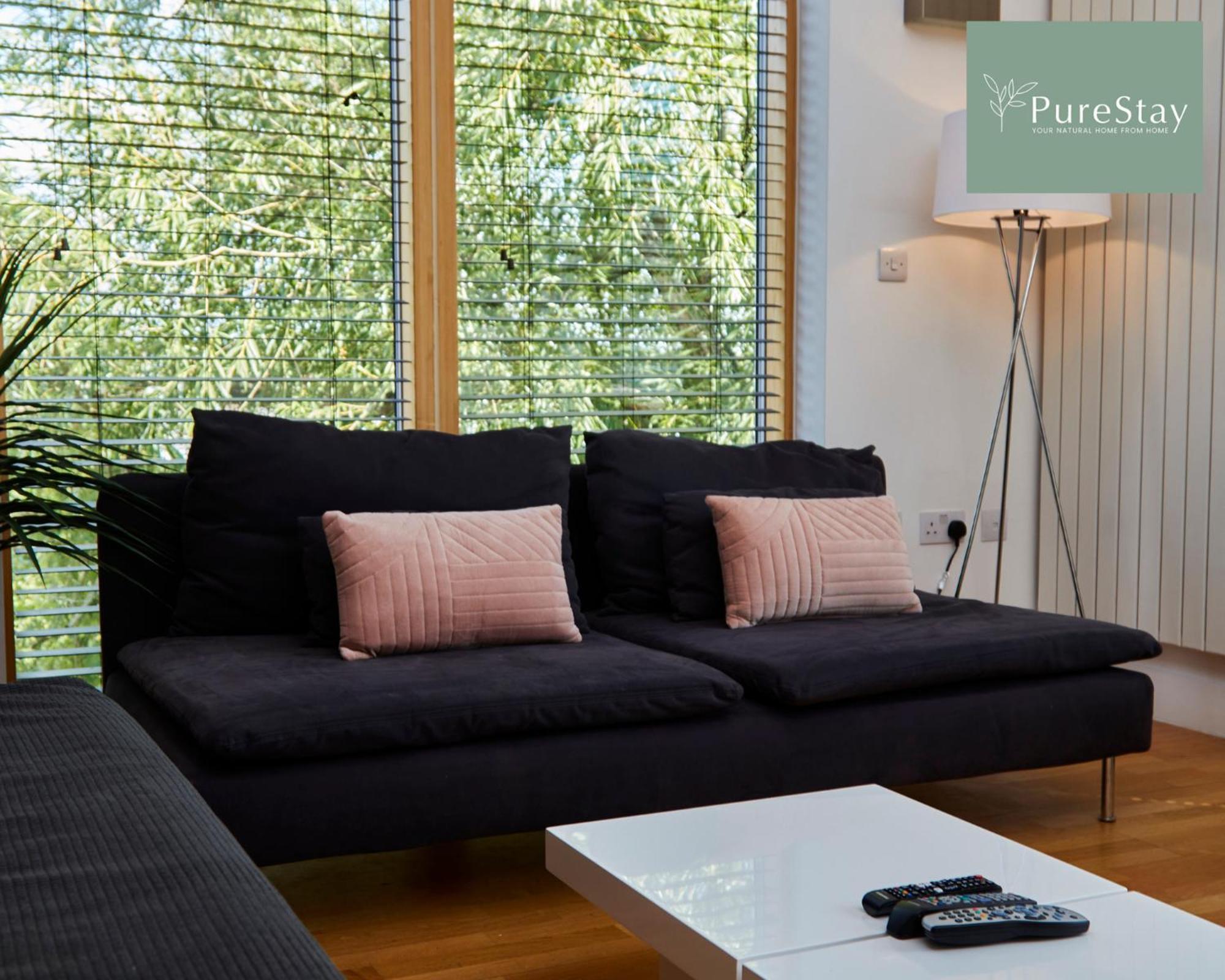 Beautiful Four Bed House By Purestay Short Lets & Serviced Accommodation Coventry With Parking Exterior foto