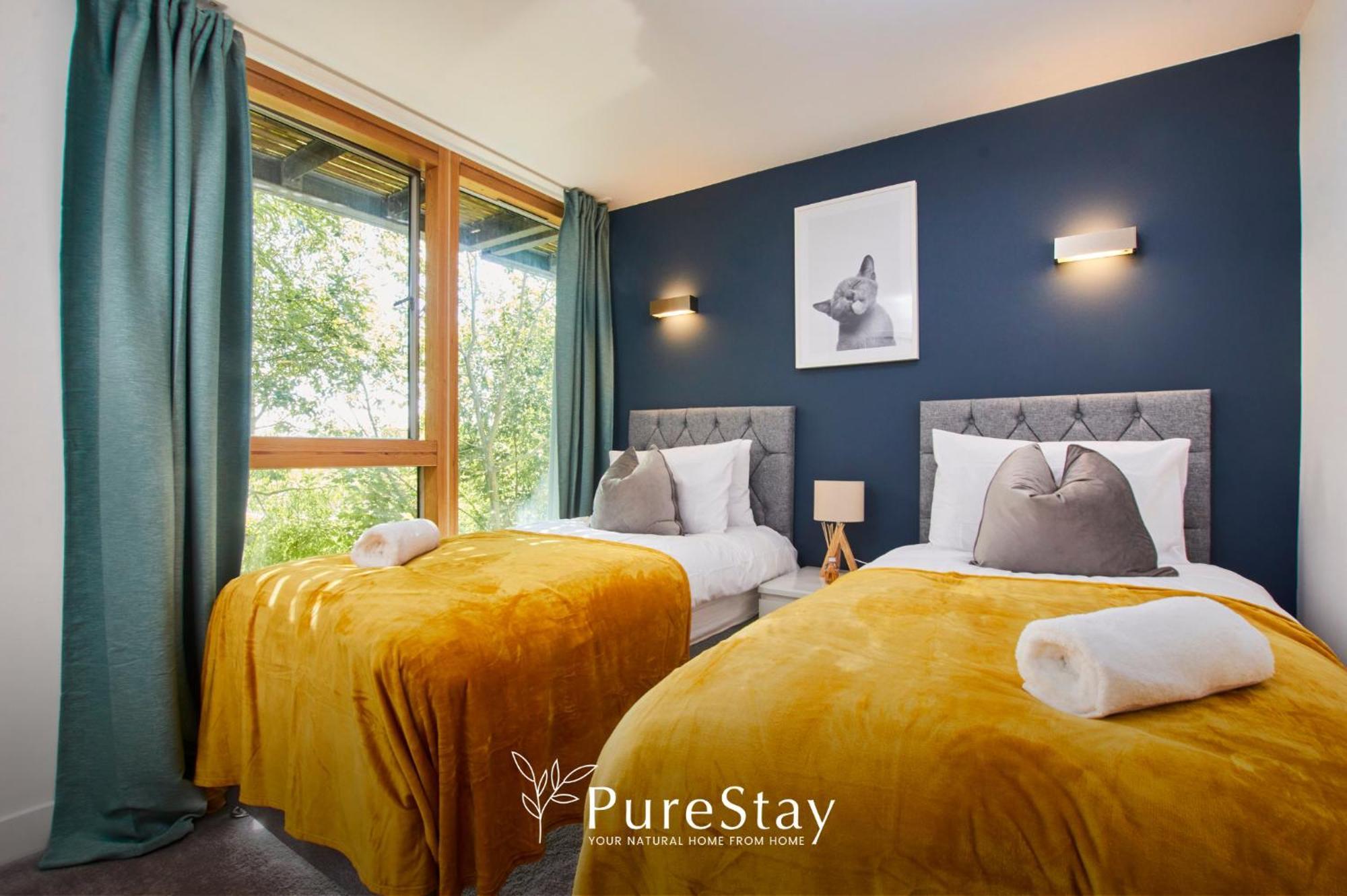 Beautiful Four Bed House By Purestay Short Lets & Serviced Accommodation Coventry With Parking Exterior foto