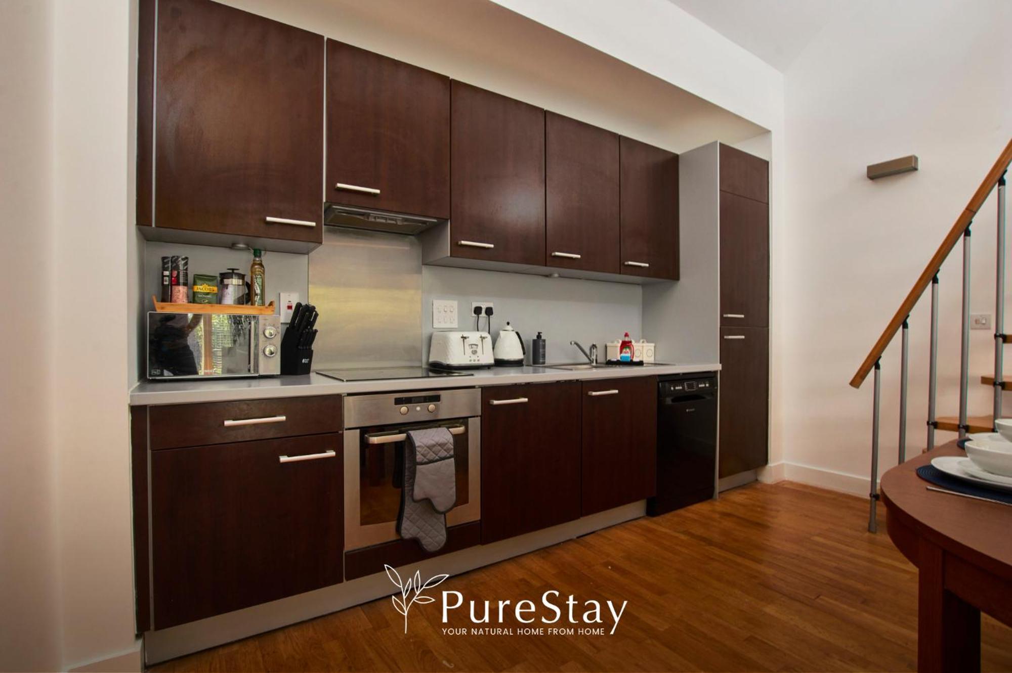 Beautiful Four Bed House By Purestay Short Lets & Serviced Accommodation Coventry With Parking Exterior foto